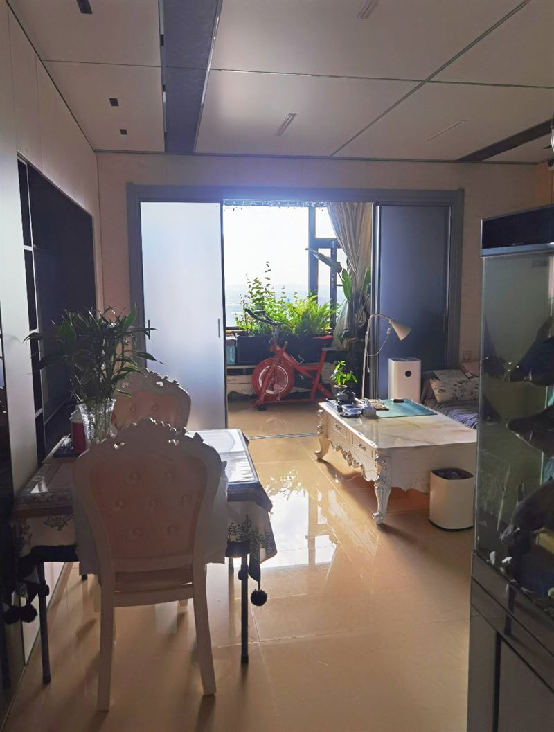 出售东北亚比优特楼上住宅