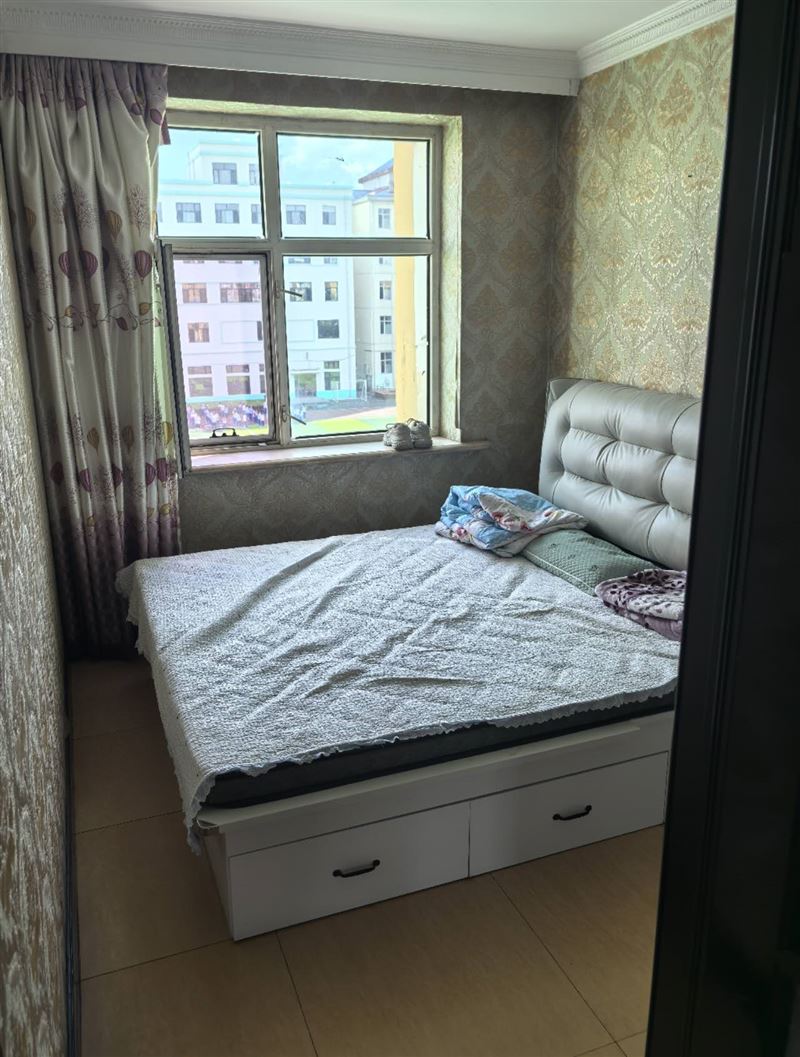 出租育才院5楼